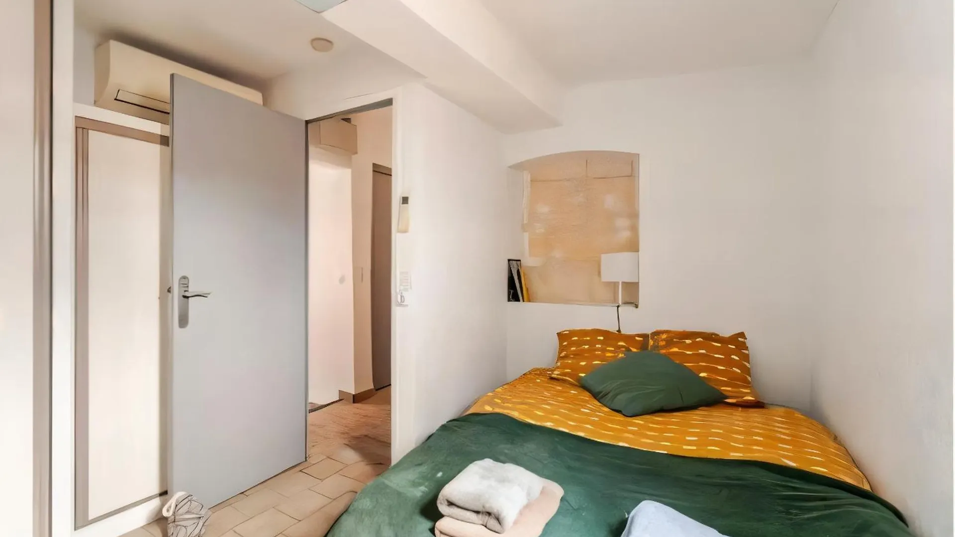 L'Appartement De La Roquette Centre Historique アルル アパート