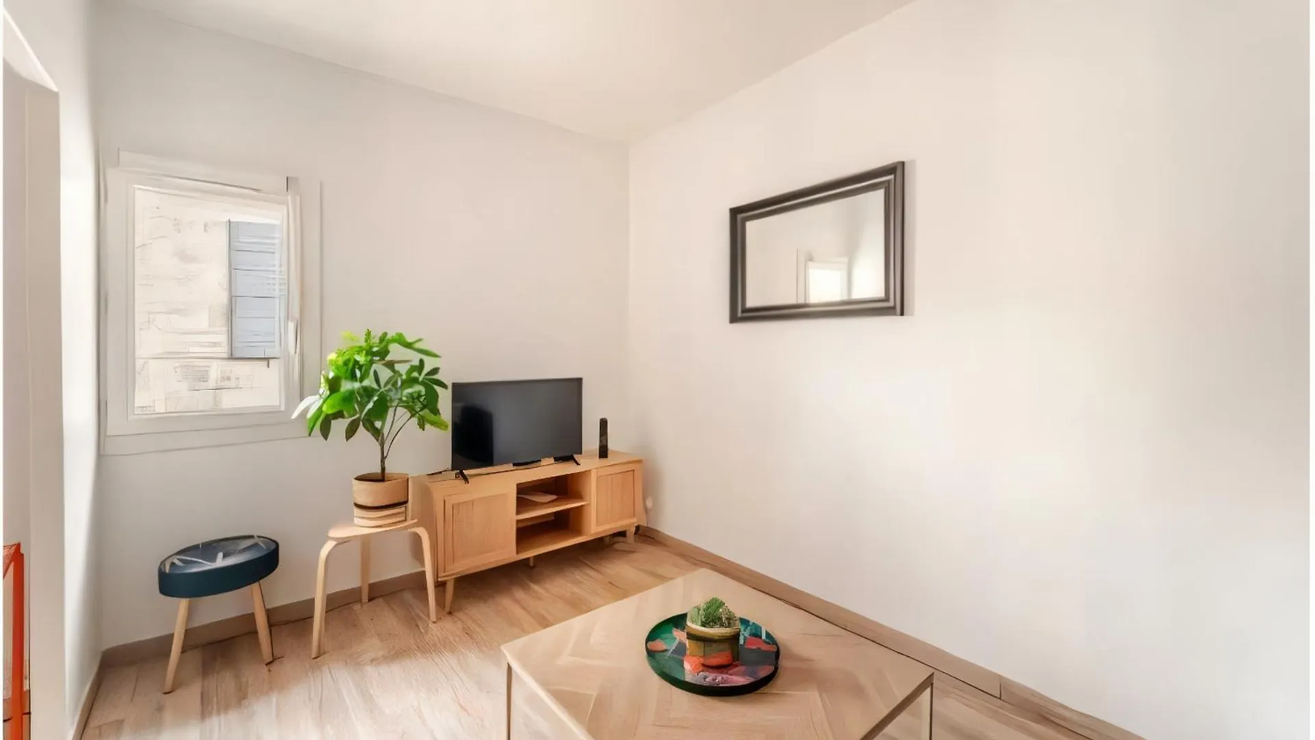 L'Appartement De La Roquette Centre Historique アルル アパート